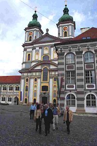 Vor der Stiftskirche Waldsassen