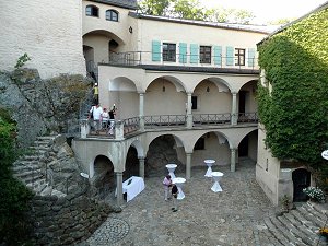 Innenhof der Burg Falkenstein