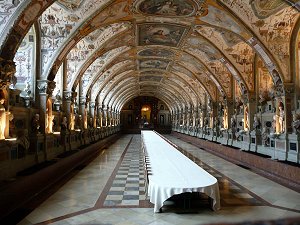 Das Antiquarium der Mnchner Residenz