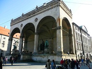 Die Feldherrnhalle am Mnchener Odeonsplatz