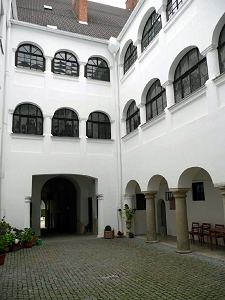 Schloss Haidenburg, Innenhof